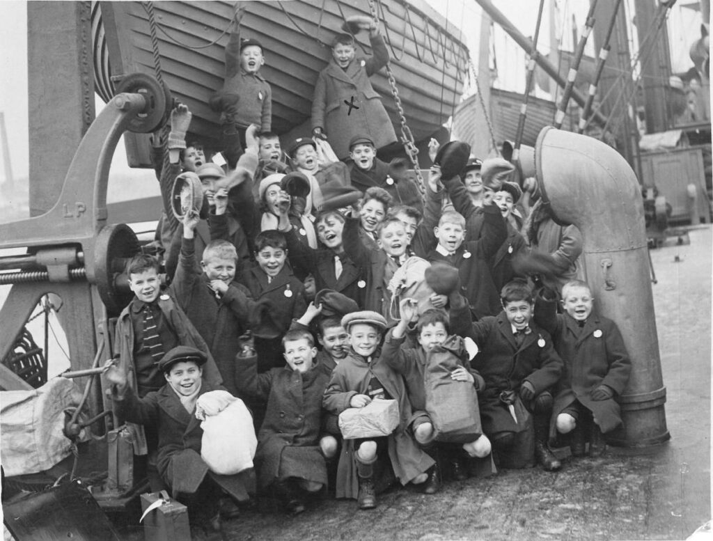 Children at London Docks c.1920